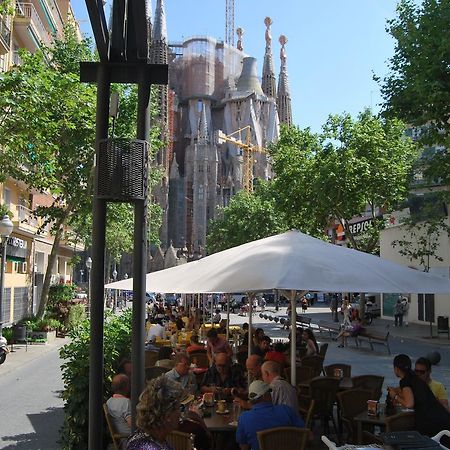 Gaudi Apartments Barcelona Exteriör bild