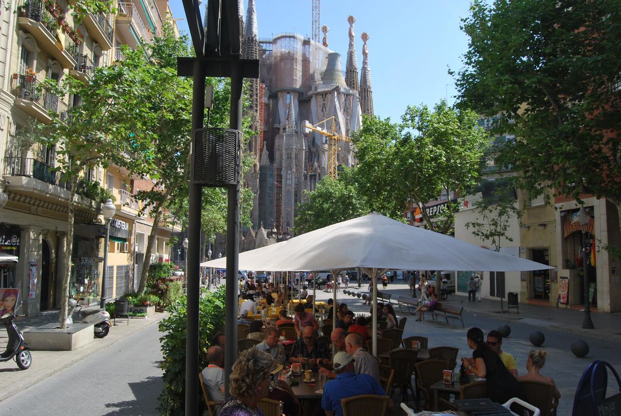 Gaudi Apartments Barcelona Exteriör bild