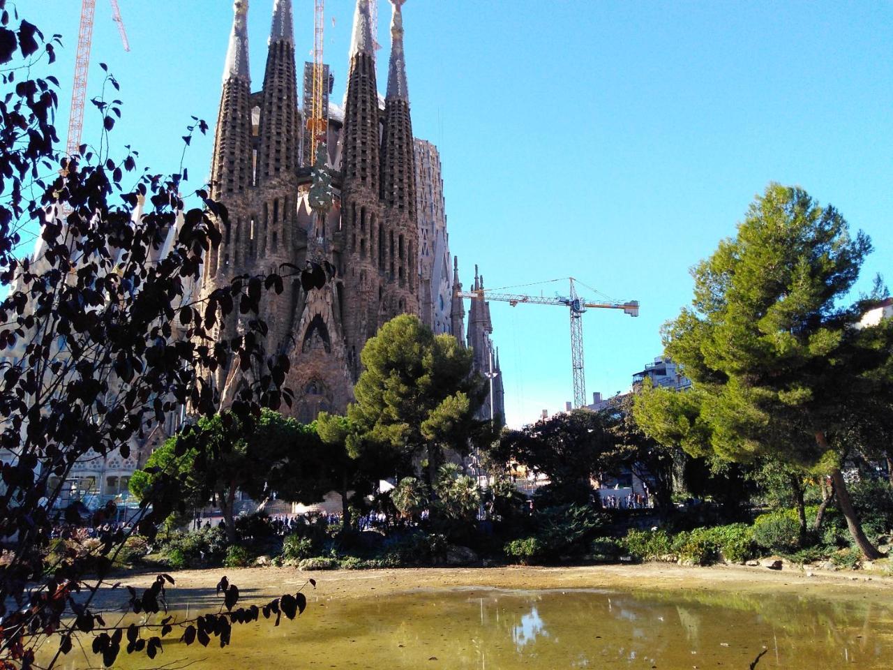 Gaudi Apartments Barcelona Exteriör bild